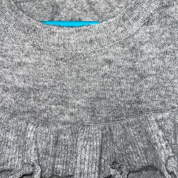 Peyton Jensen Gray destructed sweater - Picture 2 of 3